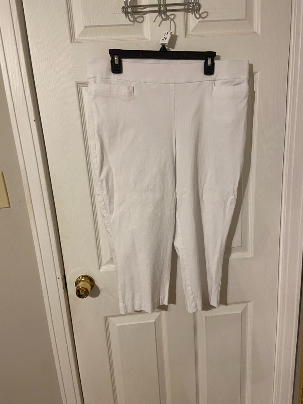 Kim Rogers White capris
